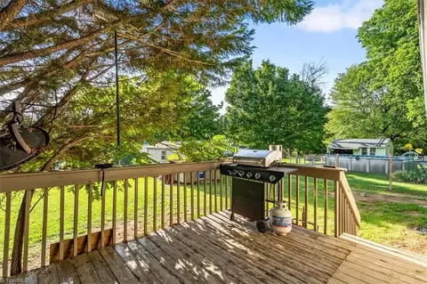 Exterior - 624 Paramount St, High Point, NC 27260 photo 3 of 5