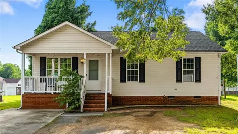 624 Paramount St, High Point, NC 27260