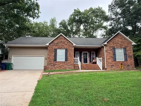 197 Landfall Dr, Eden, NC 27288