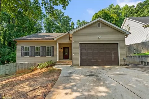 2211 Wanda Dr, Greensboro, NC 27408