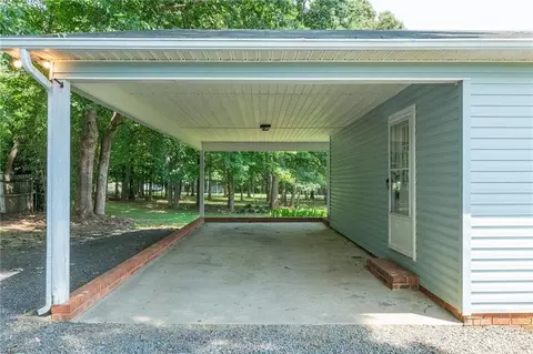 Exterior - 4322 Oak Brook Ct, Trinity, NC 27370 photo 10 of 12
