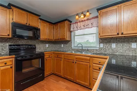 Kitchen - 4322 Oak Brook Ct, Trinity, NC 27370 photo 1 of 5