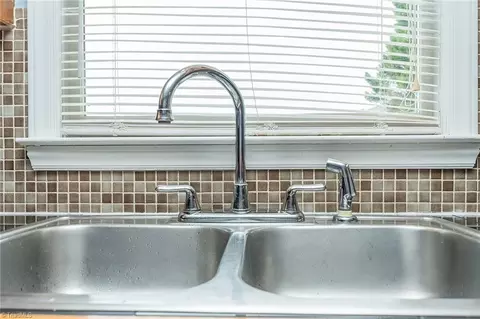 Kitchen - 4322 Oak Brook Ct, Trinity, NC 27370 photo 5 of 5