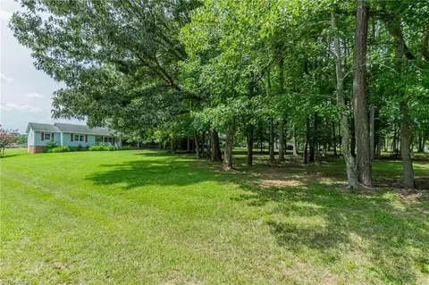 Exterior - 4322 Oak Brook Ct, Trinity, NC 27370 photo 11 of 12