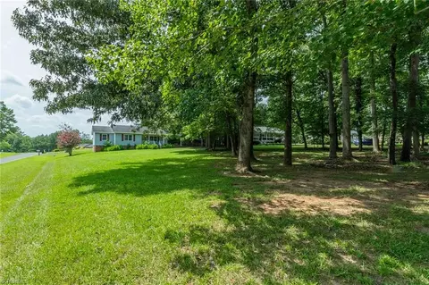 Exterior - 4322 Oak Brook Ct, Trinity, NC 27370 photo 2 of 12