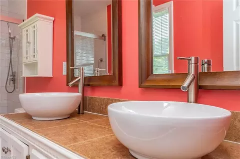 Bath - 4322 Oak Brook Ct, Trinity, NC 27370 photo 2 of 4