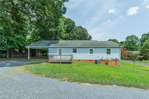 Exterior - 4322 Oak Brook Ct, Trinity, NC 27370 photo 6 of 12