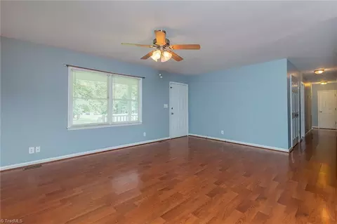 Living - 4322 Oak Brook Ct, Trinity, NC 27370 photo 4 of 5