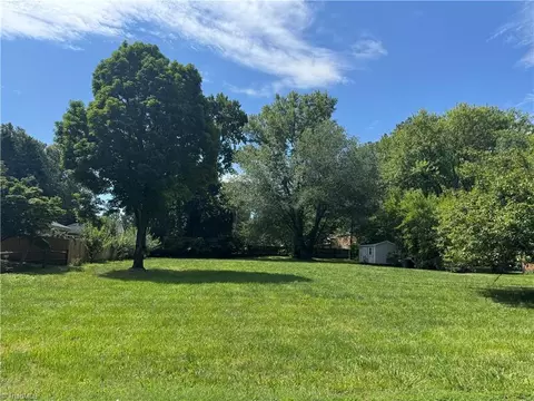 5703 Green Meadow Dr, Greensboro, NC 27410