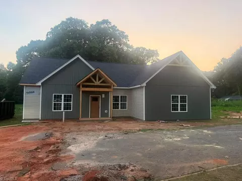 3900 Repon St, Greensboro, NC 27407