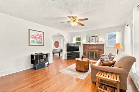 Living - 109 Sealy Dr, Trinity, NC 27370 photo 2 of 3