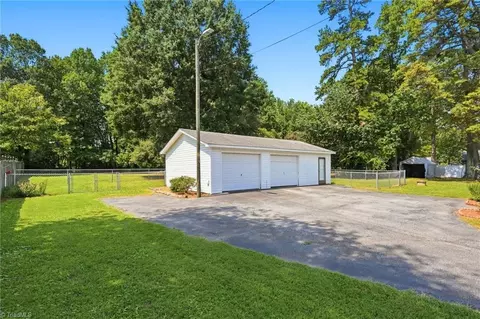 Exterior - 109 Sealy Dr, Trinity, NC 27370 photo 4 of 6