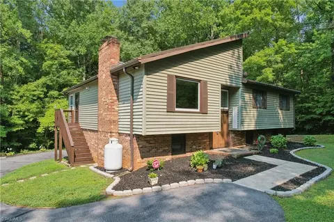1604 Beechwood Rd, Yadkinville, NC 27055