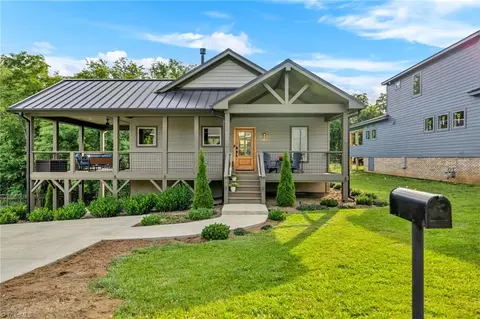 806 Hillcrest Ave, West Jefferson, NC 28694