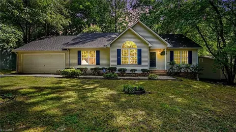 85 Lowery Dr, Thomasville, NC 27360