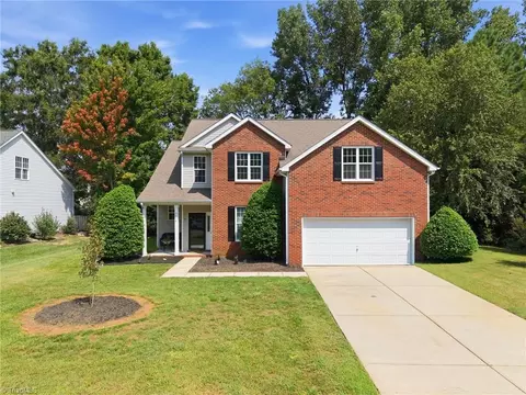 9716 Southampton Commons Dr, Charlotte, NC 28277