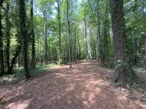 602 Main St W #2, Gibsonville, NC 27249