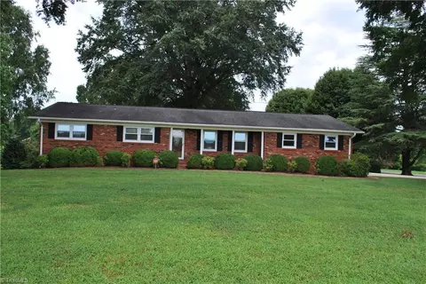 201 Madison Rd, Mocksville, NC 27028