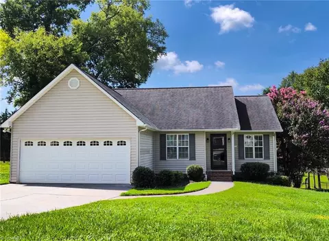 153 Cloister Dr, Mocksville, NC 27028