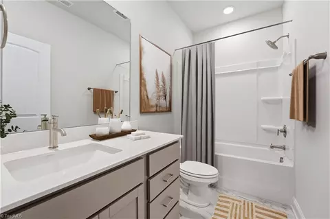 Bath - 4069 Stallion St, High Point, NC 27262 photo 1 of 1