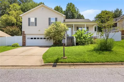 1448 Hawkcrest Ln, Winston Salem, NC 27127