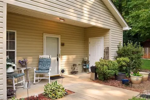 115 Brick Walk Ct E, Mocksville, NC 27028