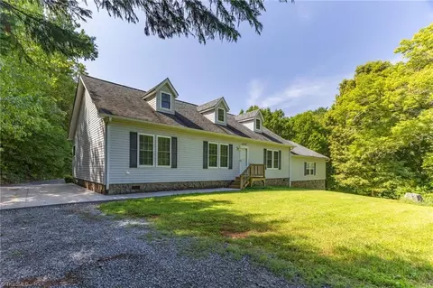 3636 Shacktown Rd, Yadkinville, NC 27055
