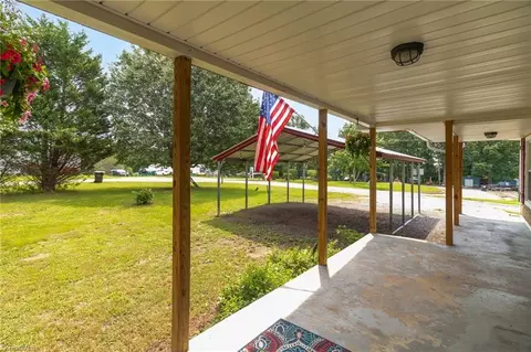 1352 Gravitte Rd, Pilot Mountain, NC 27041 photo 6