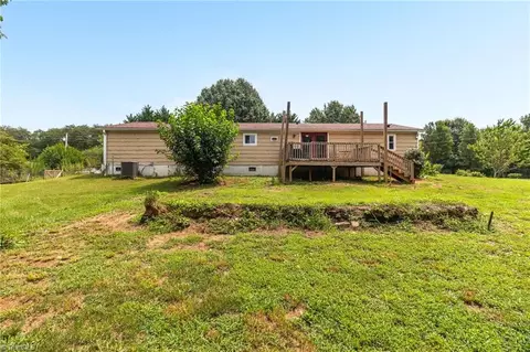 1352 Gravitte Rd, Pilot Mountain, NC 27041 photo 32