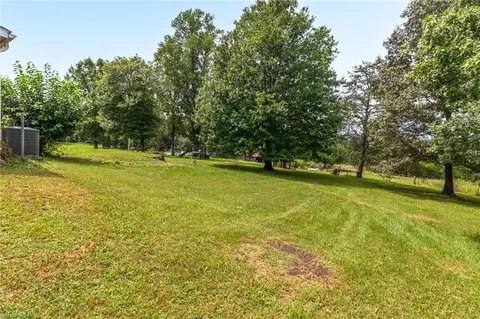 1352 Gravitte Rd, Pilot Mountain, NC 27041 photo 35