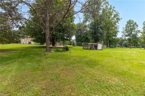 1352 Gravitte Rd, Pilot Mountain, NC 27041 photo 34