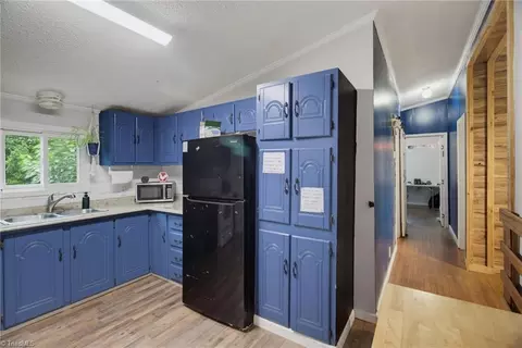 1352 Gravitte Rd, Pilot Mountain, NC 27041 photo 12