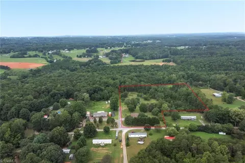 1352 Gravitte Rd, Pilot Mountain, NC 27041 photo 38