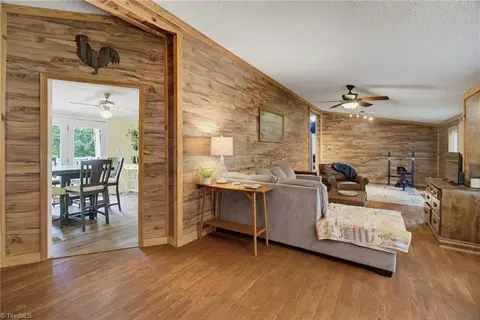 1352 Gravitte Rd, Pilot Mountain, NC 27041 photo 7