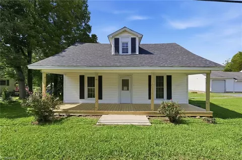 387 New Salem Rd, Randleman, NC 27317
