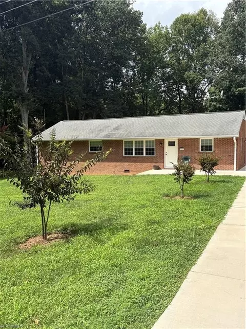 206 Hendrix Dr, Kernersville, NC 27284