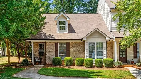 1 Nandina Dr, Greensboro, NC 27455