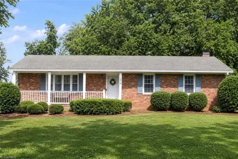 1379 Lynndale Dr, Winston Salem, NC 27106