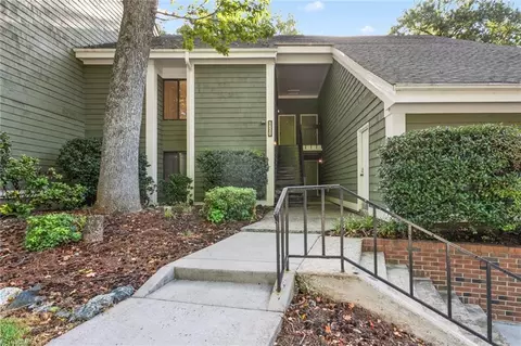 1520 Benjamin Pkwy #D, Greensboro, NC 27408