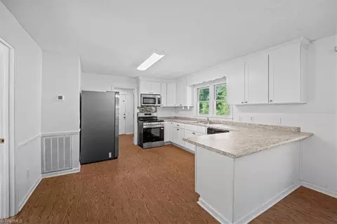 Kitchen - 505 Addor Rd, Pinebluff, NC 28373 photo 4 of 7