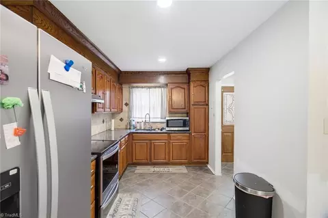 Entry Way - 607 Oneill St, High Point, NC 27260 photo 4 of 5