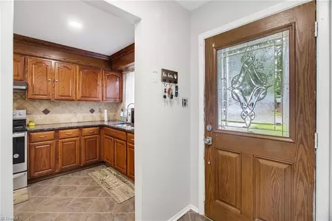 Entry Way - 607 Oneill St, High Point, NC 27260 photo 2 of 5