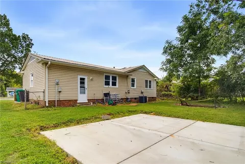 Exterior - 607 Oneill St, High Point, NC 27260 photo 5 of 7