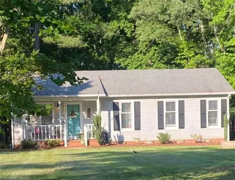 5407 Golden Needle Dr, Mcleansville, NC 27301