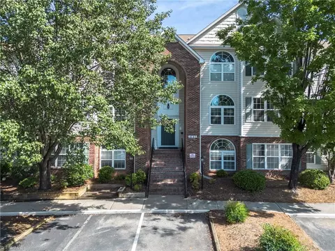 3725 Morris Farm Dr #2D, Greensboro, NC 27409