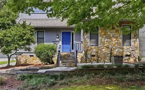 58 Carrisbrooke Ln, Winston Salem, NC 27104