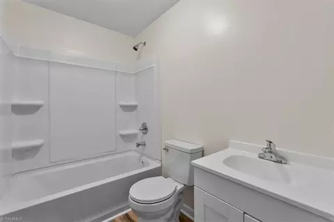 Bath - 1003 Grant St, High Point, NC 27262 photo 1 of 1