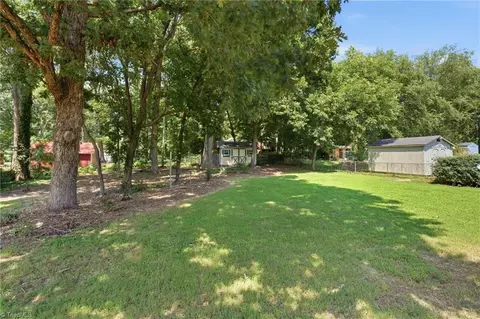 Exterior - 6060 Bobbybrook Dr, Clemmons, NC 27012 photo 7 of 10