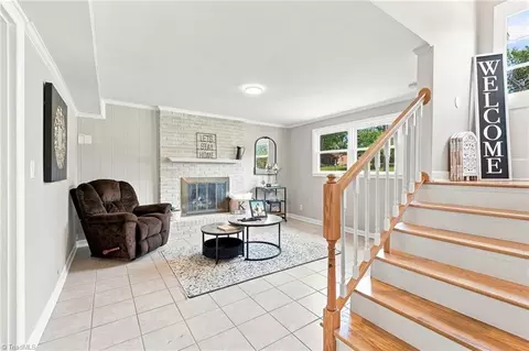 Living - 6060 Bobbybrook Dr, Clemmons, NC 27012 photo 4 of 5