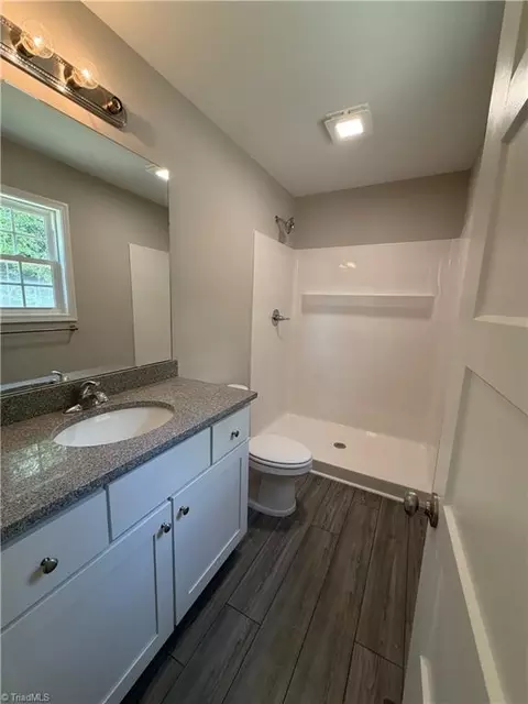 Bath - 4941 Elmwood St, Trinity, NC 27370 photo 2 of 2
